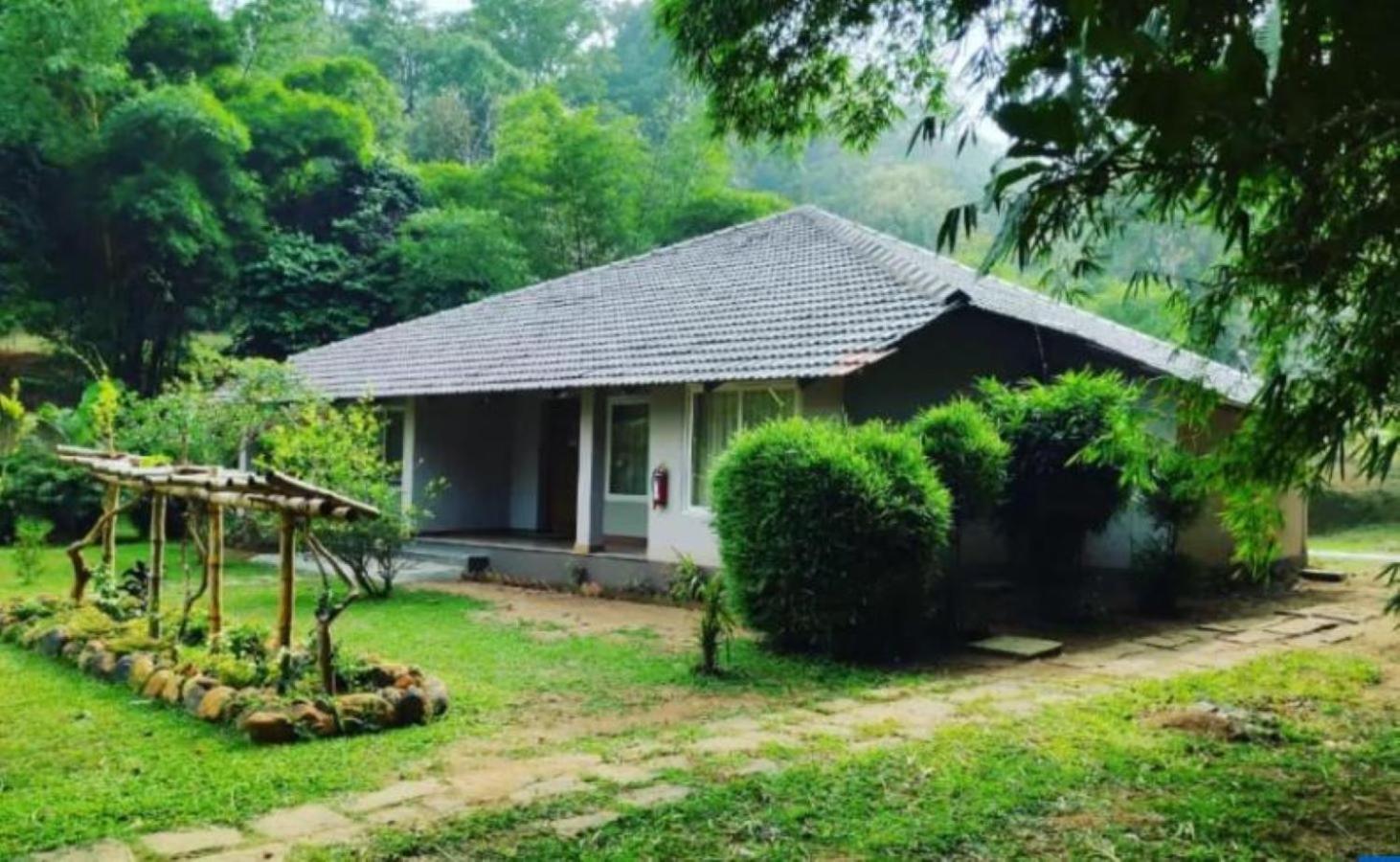 Abad Brookside Wayanad Hotell Vythiri Exteriör bild